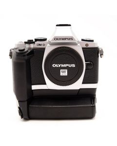 Olympus E-M5 Camera Body Zilver + HLD-6 Batterijgrip (Occ)